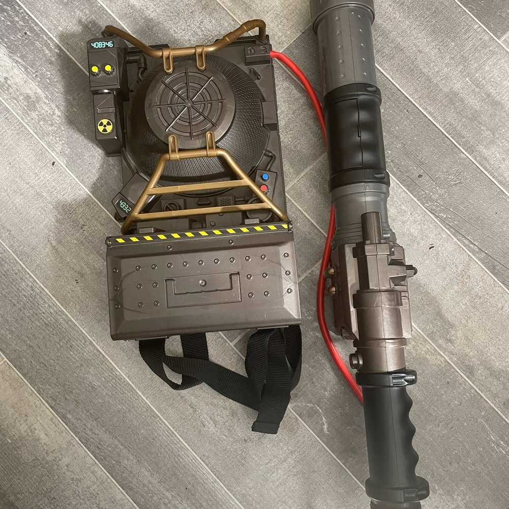 Mattel Ghostbusters Proton Pack and Neutrona Wand - Black, Gray, Red, Gold